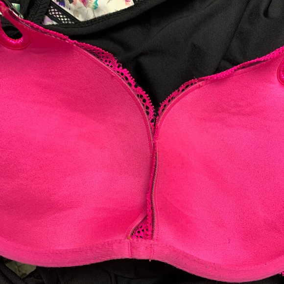 Victoria’s Secret Hot Pink Lace & Gray Plunge Bra - Picture 9 of 9